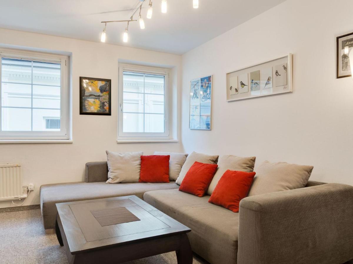 Comfortable Apartment In Zell Am See Near Forest Exterior photo